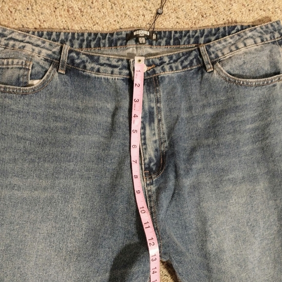 Missguided plus size blue mid rise dad jeans - Picture 4 of 6